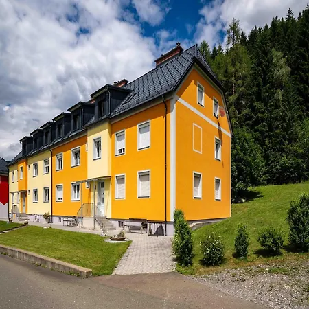 In Am Skilift Sankt Lambrecht